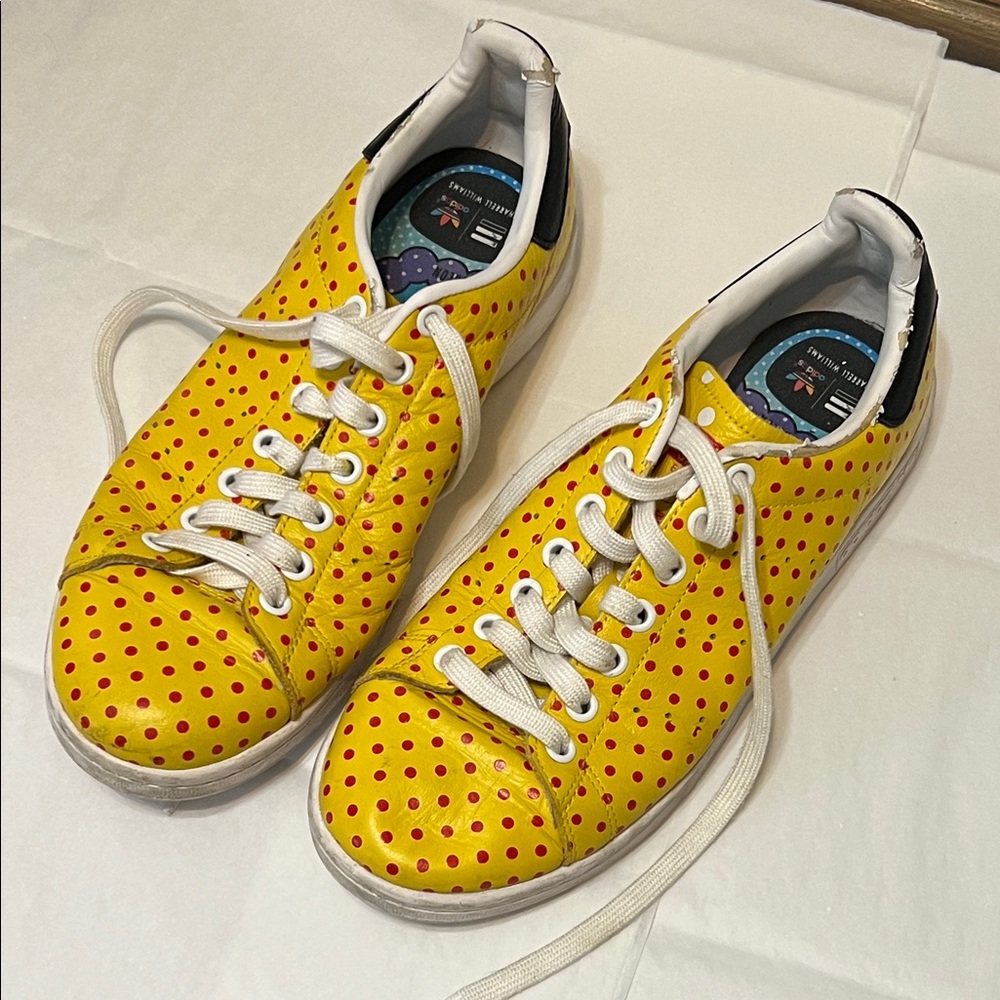 Adidas x Pharrell Williams Stan Smith Size 8
Yellow Polka Dot Sneakers